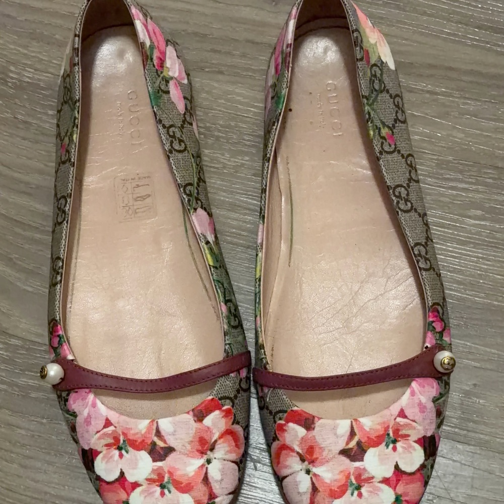 Gucci Women's Floral Loafers - Pink and Brown